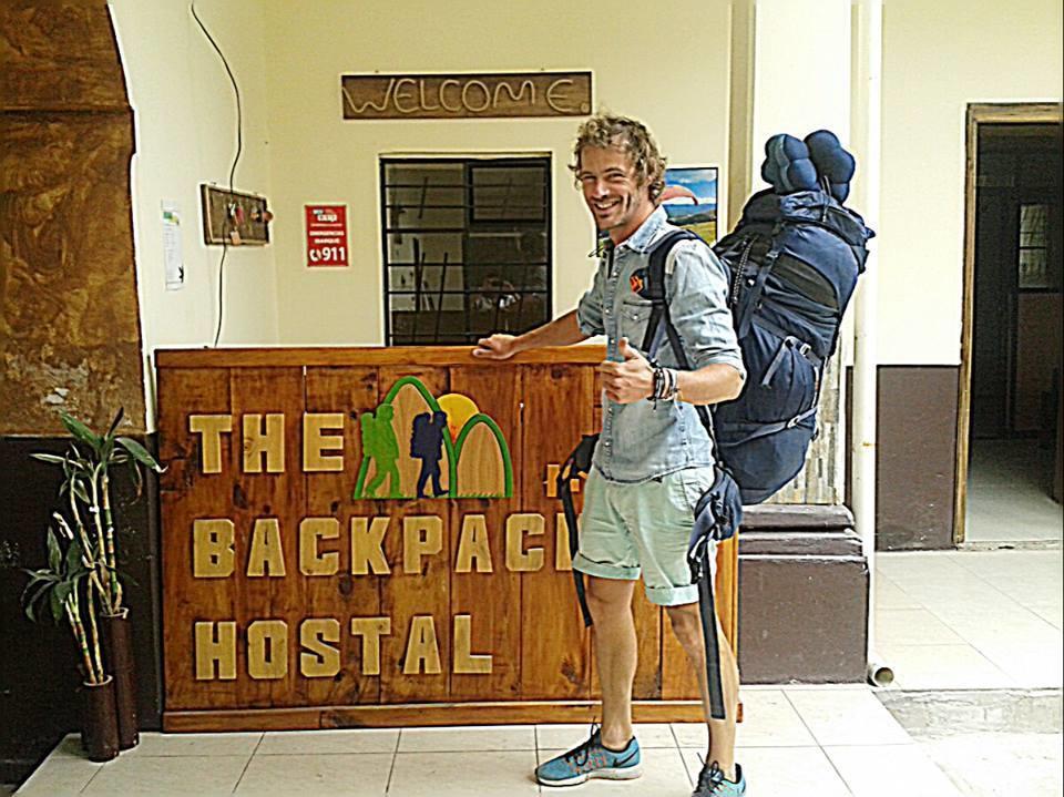 איבארה The Backpacker Hostal מראה חיצוני תמונה