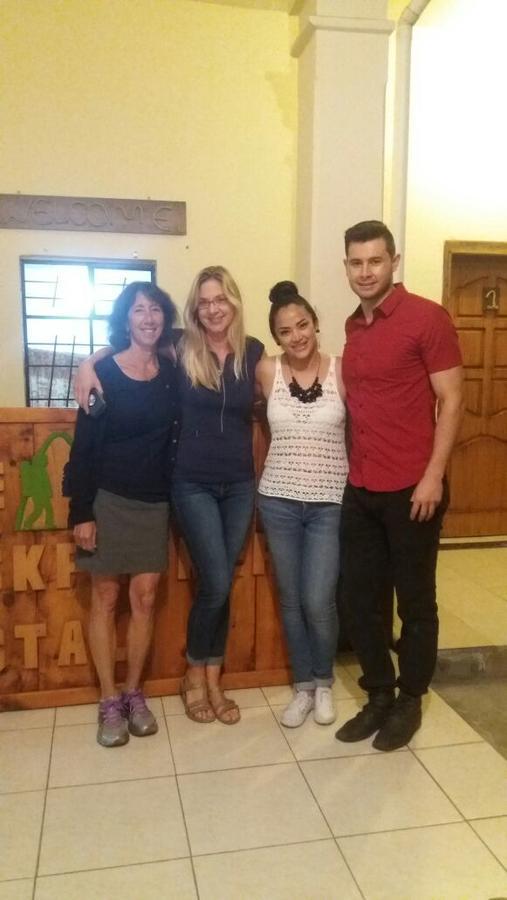 איבארה The Backpacker Hostal מראה חיצוני תמונה