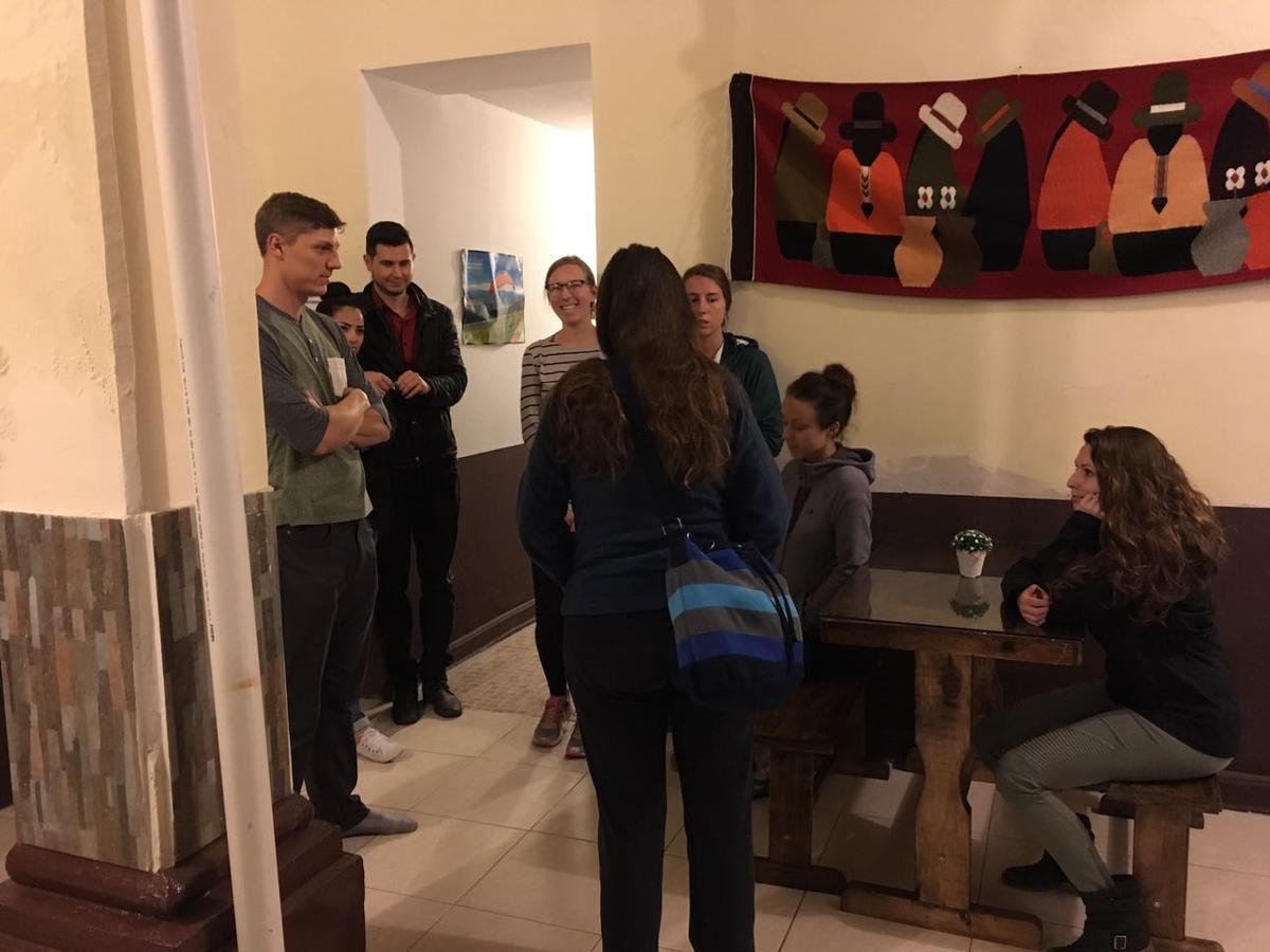 איבארה The Backpacker Hostal מראה חיצוני תמונה