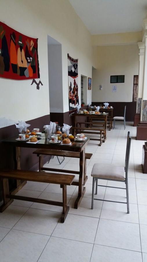 איבארה The Backpacker Hostal מראה חיצוני תמונה