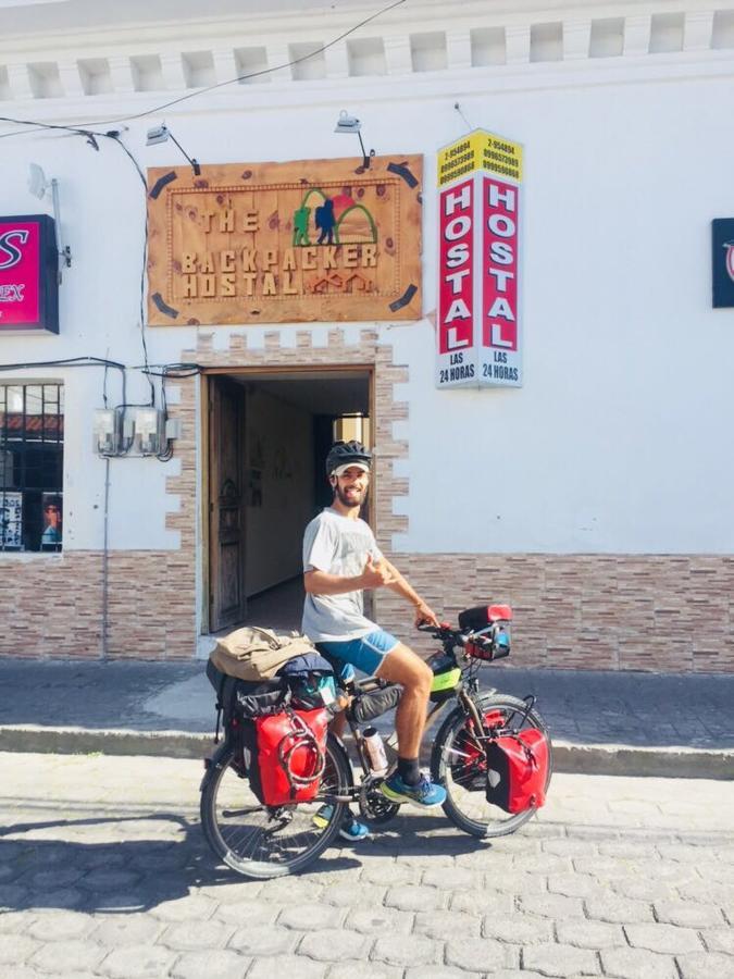 איבארה The Backpacker Hostal מראה חיצוני תמונה