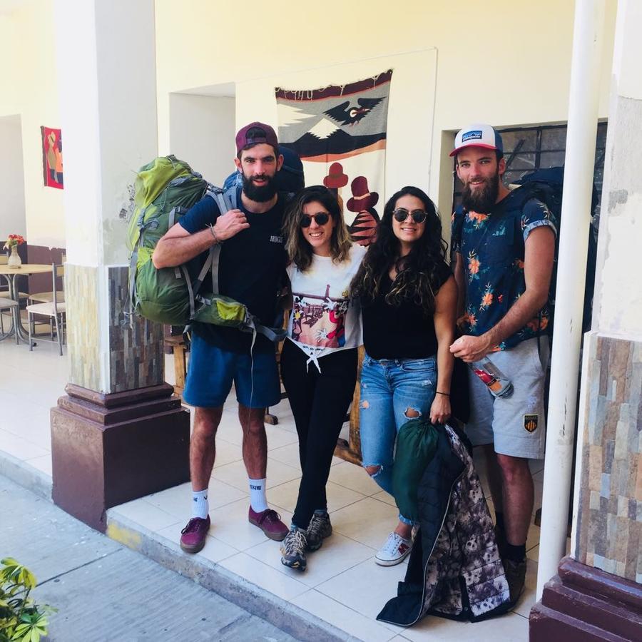 איבארה The Backpacker Hostal מראה חיצוני תמונה