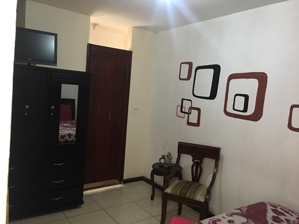 איבארה The Backpacker Hostal מראה חיצוני תמונה
