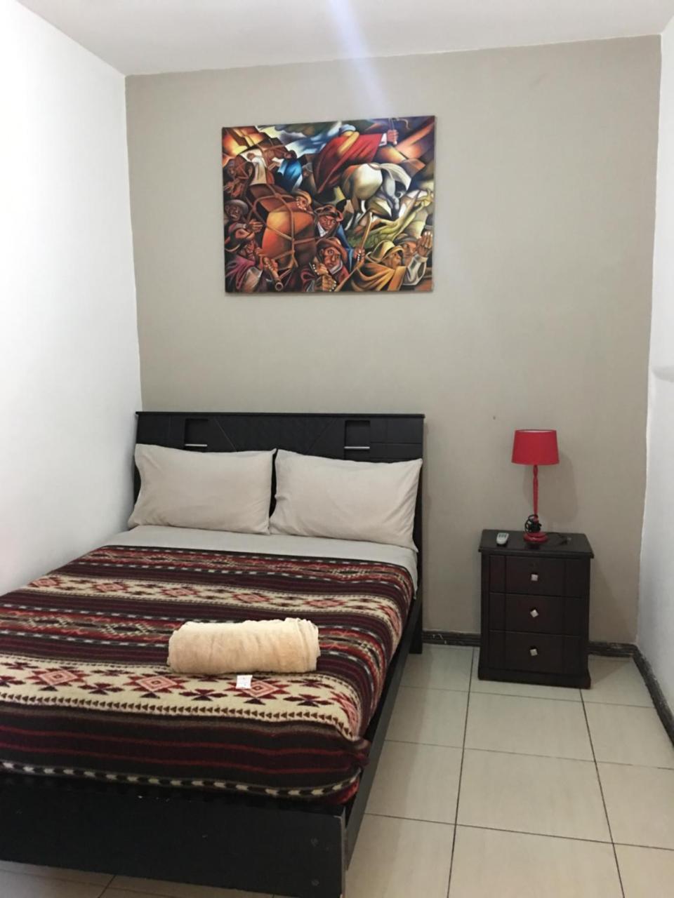 איבארה The Backpacker Hostal מראה חיצוני תמונה