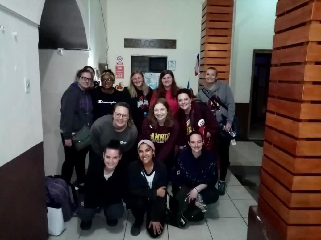 איבארה The Backpacker Hostal מראה חיצוני תמונה